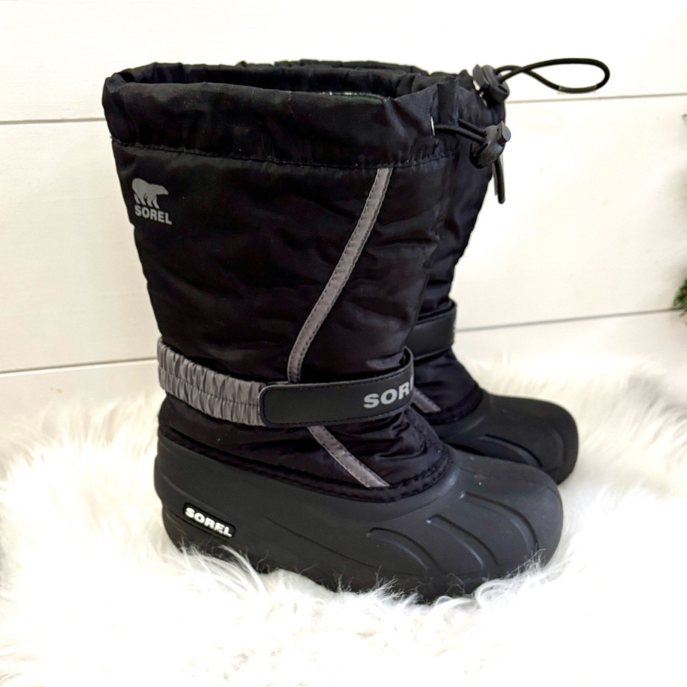 Sorel Flurry Black Snow Boots with Gray Accents Excellent Preowned Condition